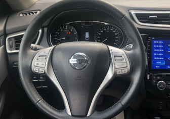 Подержанный автомобиль Nissan X-Trail 2015 года (12 фото)
