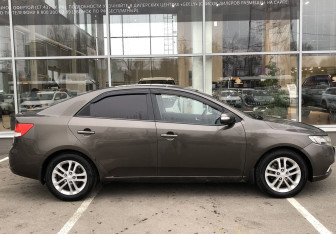 Подержанный автомобиль Kia Cerato Sedan 2009 года (4 фото)