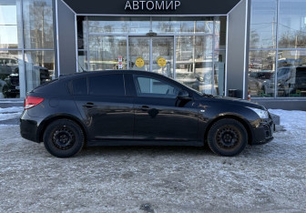 Подержанный автомобиль Chevrolet Cruze Hatchback 2013 года (4 фото)