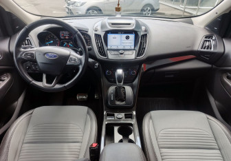 Подержанный автомобиль Ford Kuga 2017 года (15 фото)