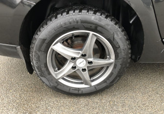 Подержанный автомобиль Renault Fluence 2012 года (15 фото)