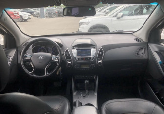 Подержанный автомобиль Hyundai ix35 2012 года (9 фото)