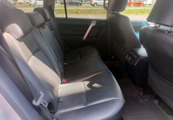 Подержанный автомобиль Toyota Land Cruiser Prado 2014 года (16 фото)