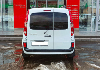 Подержанный автомобиль Renault Kangoo 2010 года (6 фото)