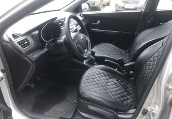 Подержанный автомобиль Kia Rio Sedan 2017 года (9 фото)