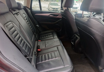 Подержанный автомобиль BMW X3 2020 года (16 фото)