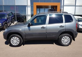 Подержанный автомобиль Chevrolet Niva 2019 года (8 фото)
