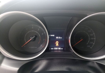 Подержанный автомобиль Mitsubishi ASX 2011 года (13 фото)