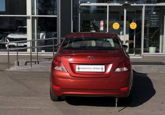 Подержанный автомобиль Hyundai Solaris Sedan 2011 года (6 фото)