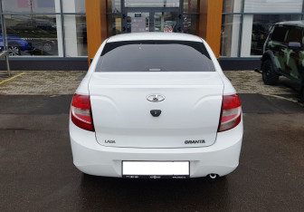 Подержанный автомобиль LADA (ВАЗ) Granta Sedan 2014 года (6 фото)