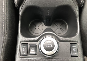 Подержанный автомобиль Nissan X-Trail 2016 года (16 фото)