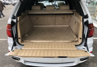Подержанный автомобиль BMW X5 2008 года (9 фото)