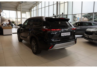 Новый Toyota Highlander 2025 (6 фото)