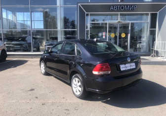 Подержанный автомобиль Volkswagen Polo Sedan 2012 года (5 фото)