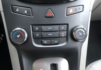 Подержанный автомобиль Chevrolet Orlando 2013 года (15 фото)