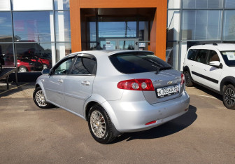Подержанный автомобиль Chevrolet Lacetti Hatchback 2008 года (7 фото)