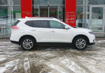 Подержанный автомобиль Nissan X-Trail 2017 года (4 фото)