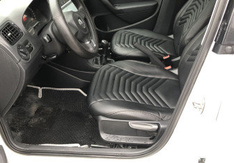 Подержанный автомобиль Volkswagen Polo Sedan 2012 года (9 фото)