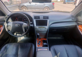 Подержанный автомобиль Toyota Camry Sedan 2011 года (15 фото)