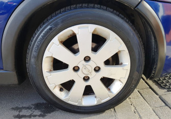 Подержанный автомобиль Opel Corsa 2002 года (12 фото)