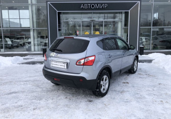 Подержанный автомобиль Nissan Qashqai 2013 года (5 фото)