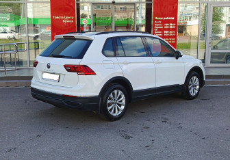 Подержанный автомобиль Volkswagen Tiguan 2020 года (5 фото)