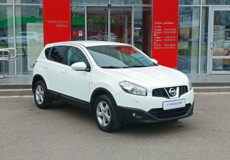 Подержанный автомобиль Nissan Qashqai 2012 года (3 фото)
