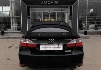 Подержанный автомобиль Toyota Camry Sedan 2017 года (6 фото)