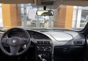 Подержанный автомобиль Chevrolet Niva 2009 года (11 фото)