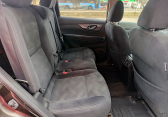 Подержанный автомобиль Nissan X-Trail 2015 года (16 фото)