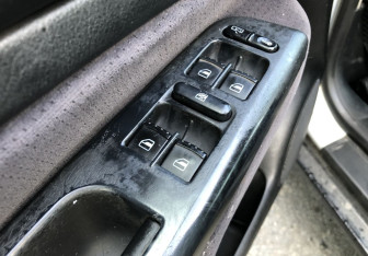 Подержанный автомобиль Volkswagen Bora Sedan 1998 года (13 фото)