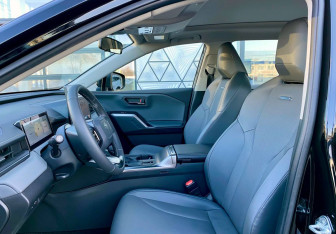 Новый Toyota RAV4 2025 (14 фото)