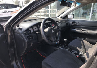 Подержанный автомобиль Mitsubishi Lancer Sedan 2007 года (9 фото)