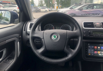 Подержанный автомобиль Skoda Fabia Wagon 2009 года (12 фото)
