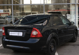 Подержанный автомобиль Ford Focus Sedan 2008 года (5 фото)