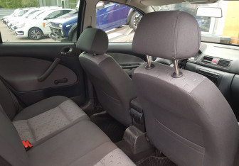 Подержанный автомобиль Skoda Octavia Liftback 2008 года (10 фото)