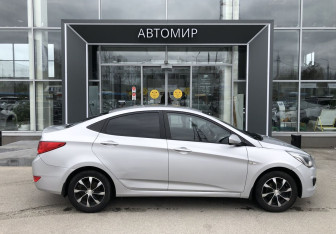 Подержанный автомобиль Hyundai Solaris Sedan 2015 года (4 фото)