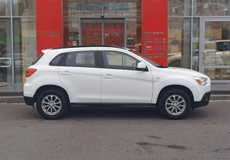 Подержанный автомобиль Mitsubishi ASX 2011 года (4 фото)