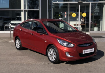 Подержанный автомобиль Hyundai Solaris Sedan 2011 года (3 фото)