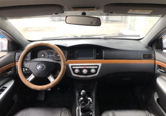 Подержанный автомобиль Lifan Solano 2011 года (10 фото)