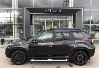 Подержанный автомобиль Nissan Terrano 2014 года (8 фото)