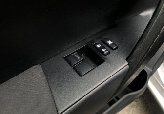 Подержанный автомобиль Toyota Corolla Sedan 2018 года (13 фото)