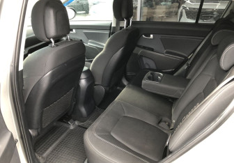 Подержанный автомобиль Kia Sportage 2012 года (12 фото)