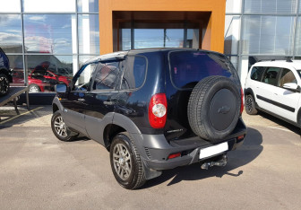 Подержанный автомобиль Chevrolet Niva 2010 года (7 фото)
