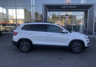 Подержанный автомобиль Skoda Karoq 2020 года (8 фото)