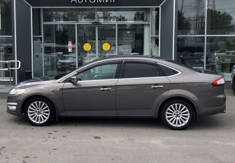 Подержанный автомобиль Ford Mondeo Sedan 2011 года (4 фото)