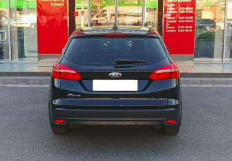 Подержанный автомобиль Ford Focus Wagon 2017 года (6 фото)