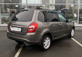 Подержанный автомобиль LADA (ВАЗ) Kalina Wagon 2015 года (5 фото)