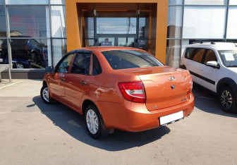 Подержанный автомобиль LADA (ВАЗ) Granta Sedan 2013 года (7 фото)