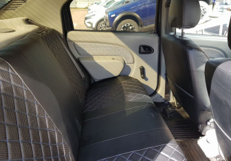 Подержанный автомобиль Renault Logan Sedan 2007 года (10 фото)